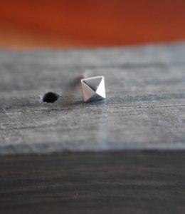 Pyramide or blanc 14k